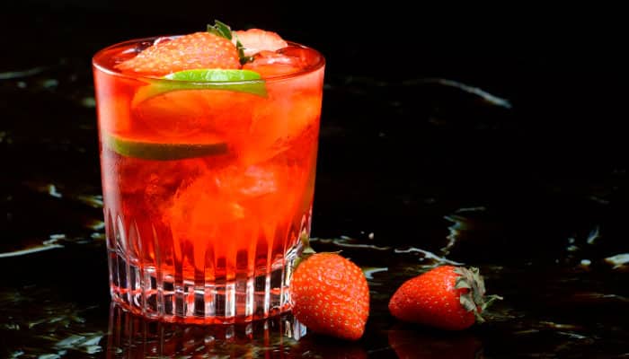 Leia mais sobre o artigo Caipiroska de Morango, Aprenda a Fazer este Drink bem Gostoso!