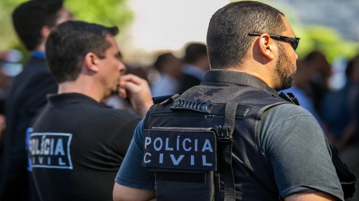 Você está visualizando atualmente Polícia apreende carros de luxo vinculados ao PCC em SP