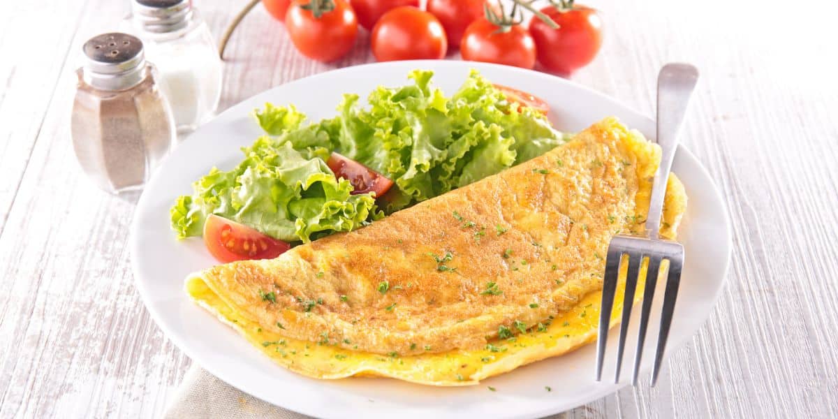 Leia mais sobre o artigo Como fazer omelete fácil e rápido para um lanche bem gostoso